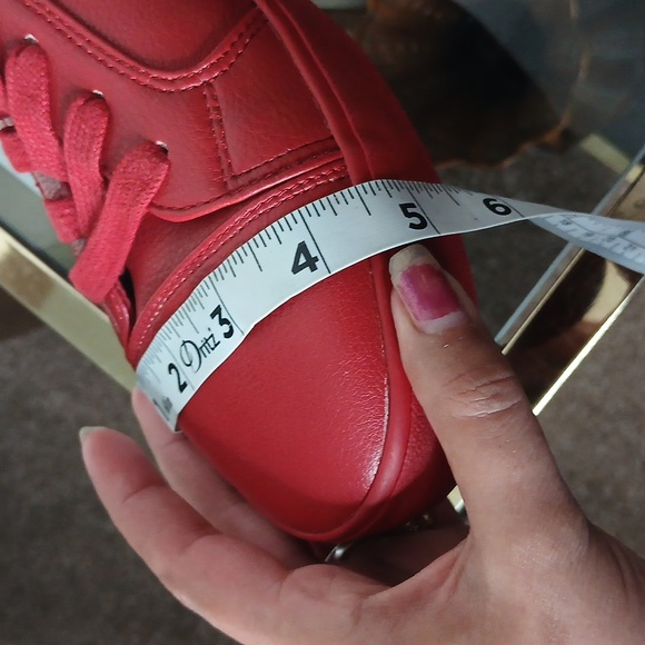 Guess mens red and white zip side sneakers  size 9.5 - Picture 13 of 13